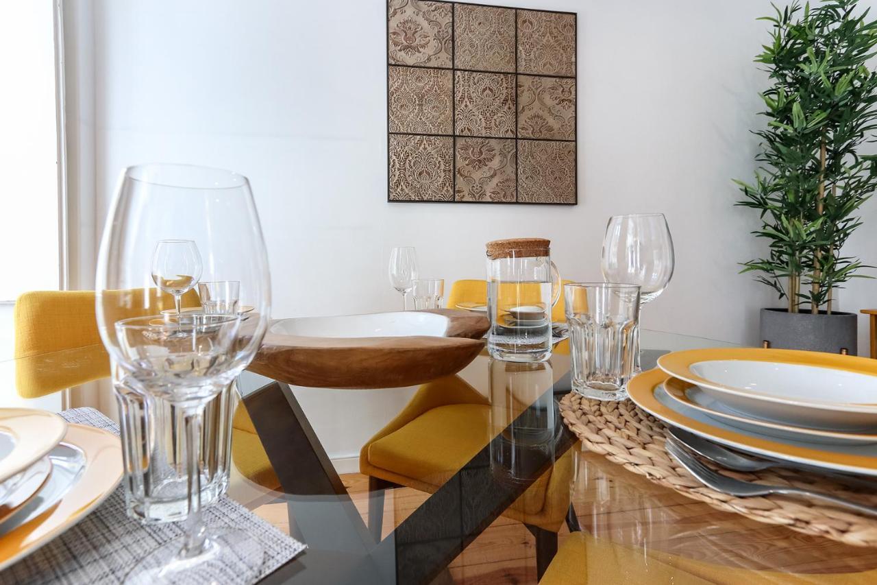 Charming And Stylish Downtown In Xix Century Building Apartment Lissabon