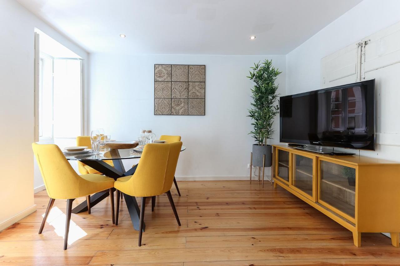 Charming And Stylish Downtown In Xix Century Building Apartment Lissabon