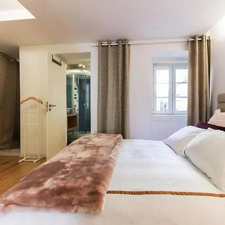 Charming And Stylish Downtown Apt In XIX Century Building Lisbon Exterior photo